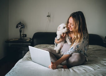 Como os empregadores monitoram os funcionários que trabalham em casa